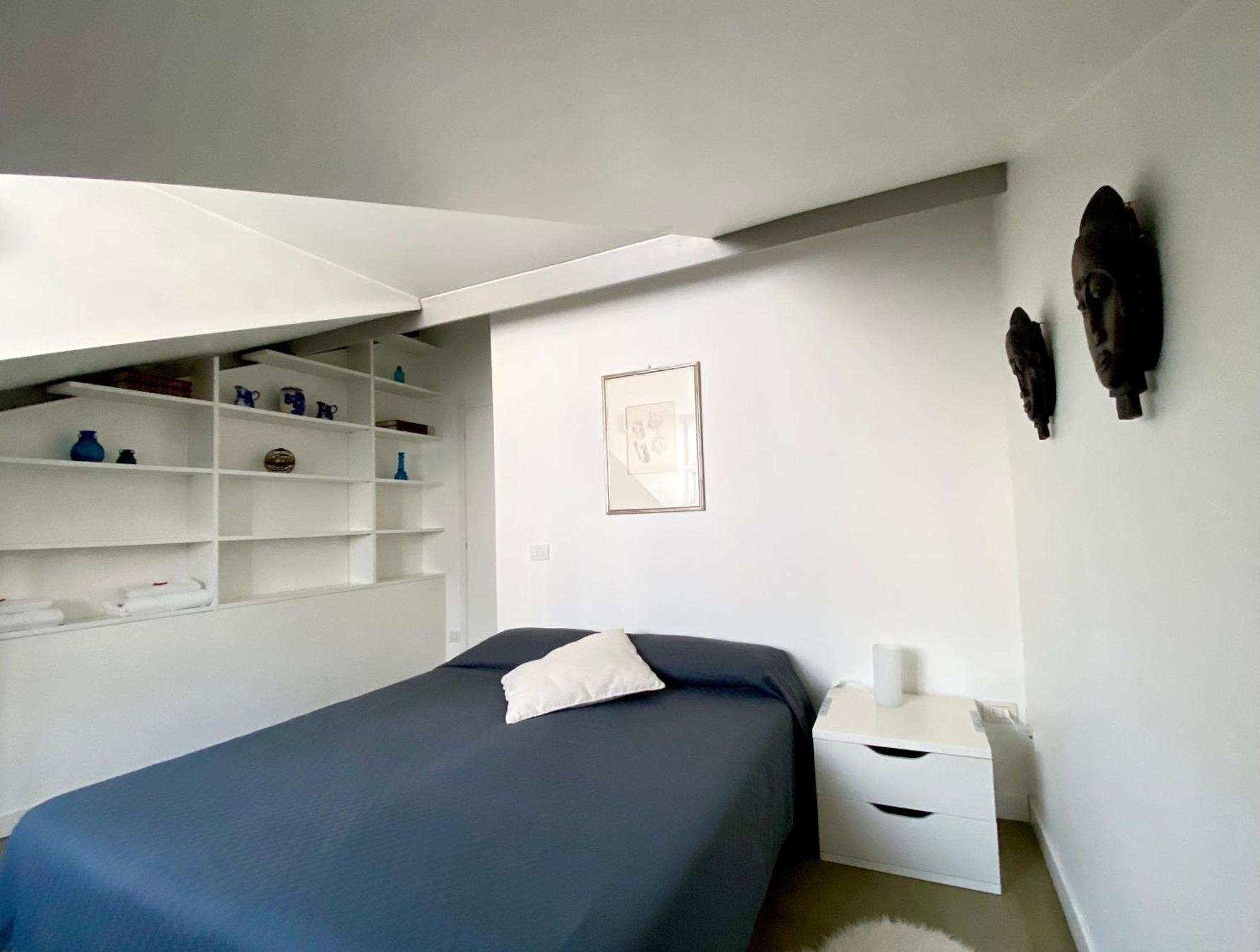 Sant Ambrogio Courtyard Room In Shared Flat Милано Екстериор снимка