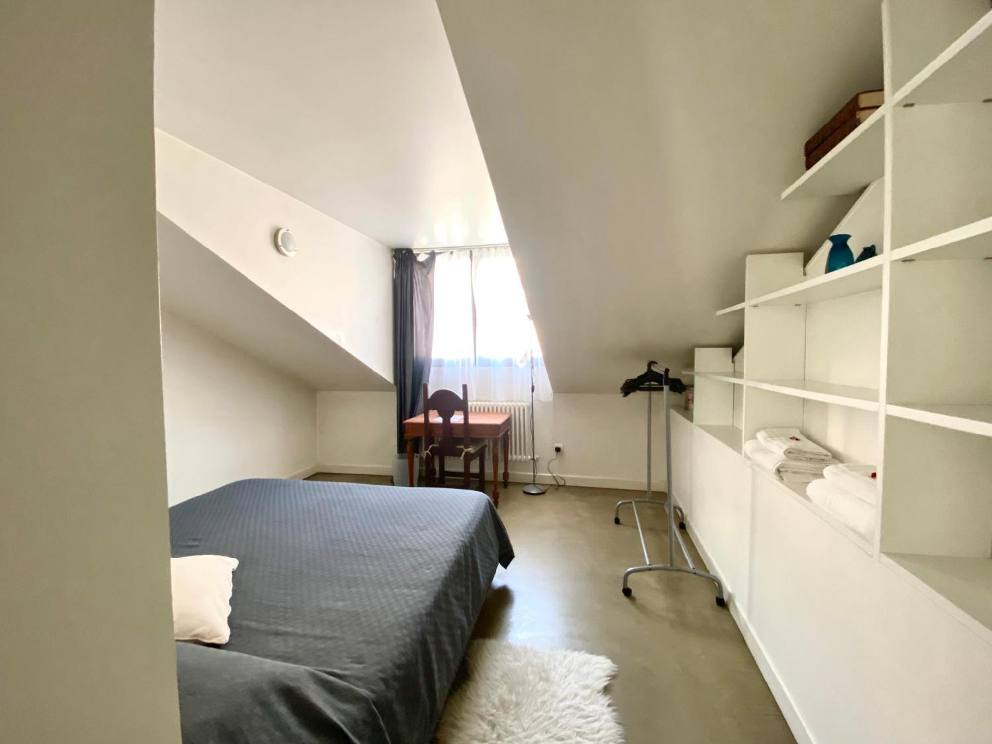 Sant Ambrogio Courtyard Room In Shared Flat Милано Екстериор снимка