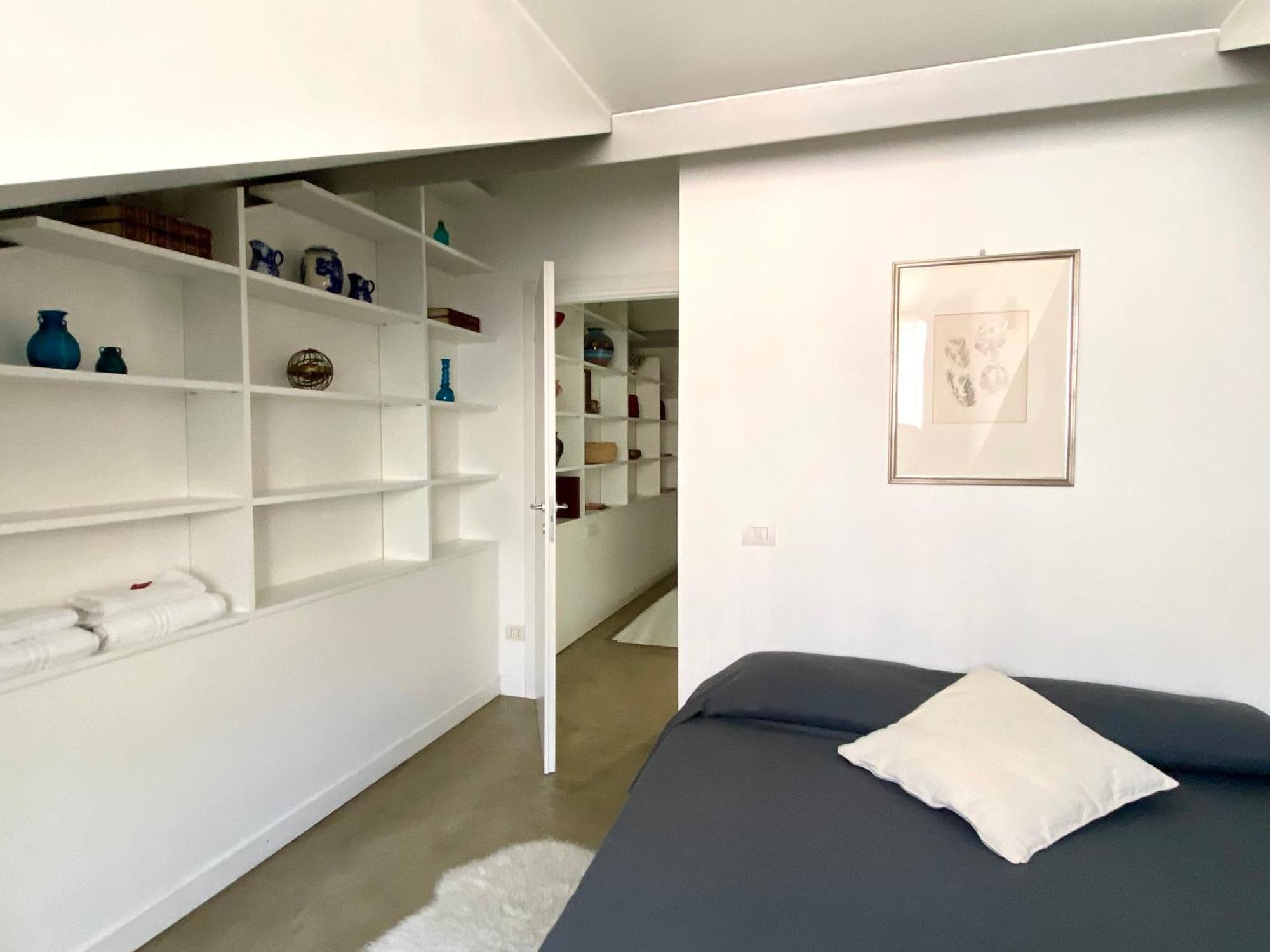 Sant Ambrogio Courtyard Room In Shared Flat Милано Екстериор снимка