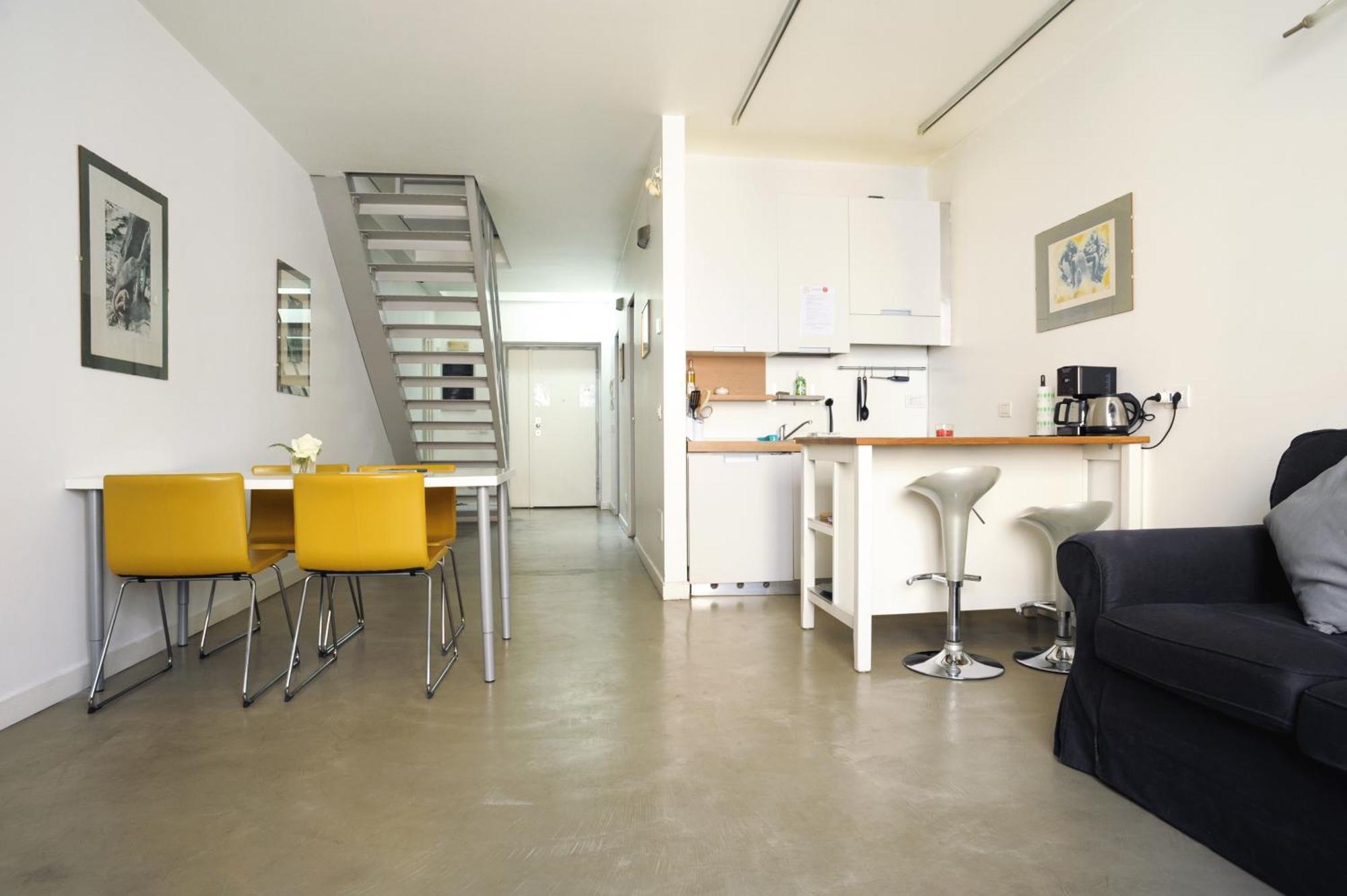 Sant Ambrogio Courtyard Room In Shared Flat Милано Екстериор снимка